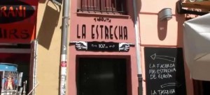 Casa etrecha